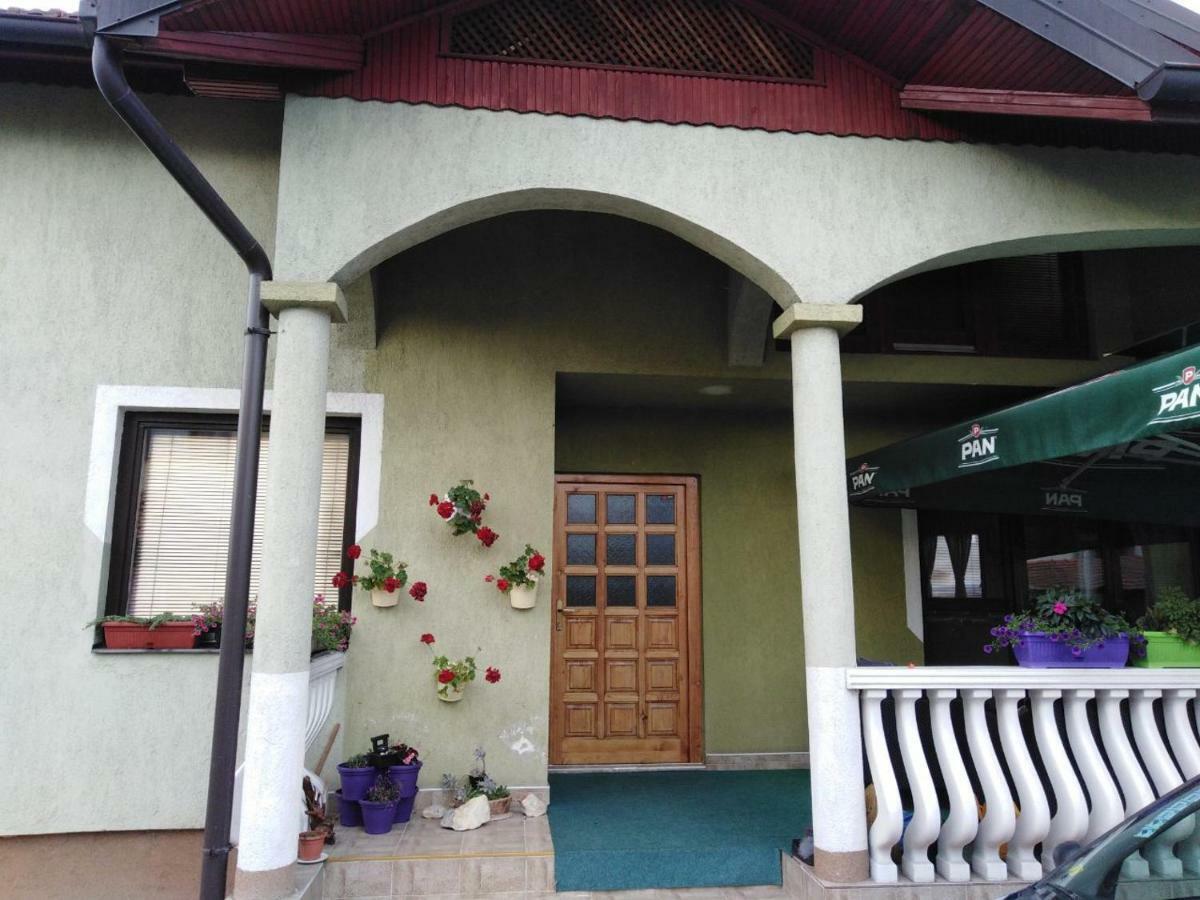 Sobe Majda Hotel Visoko Bagian luar foto